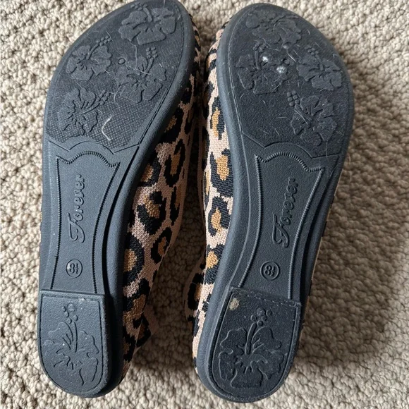 Leopard Print Women’s Flats - Picture 3 of 3